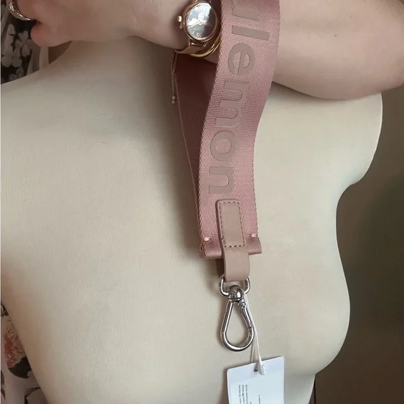 Lululemon Athletica Blush Baby Pink Never Lost Keychain Wallet Wrist Strap - Picture 11 of 11
